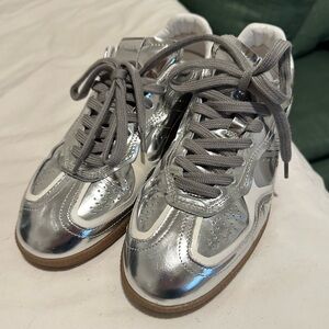 Alohas silver sneakers